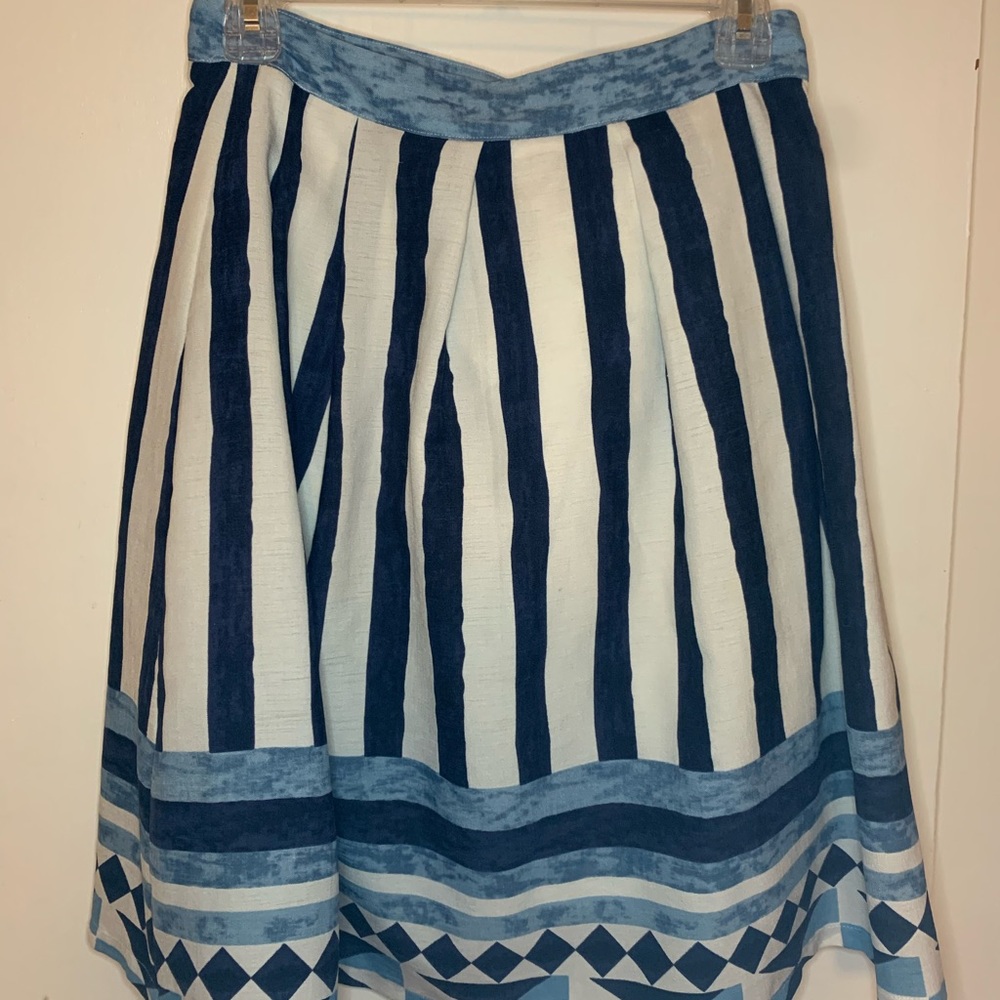 Patterned, lined swing skirt